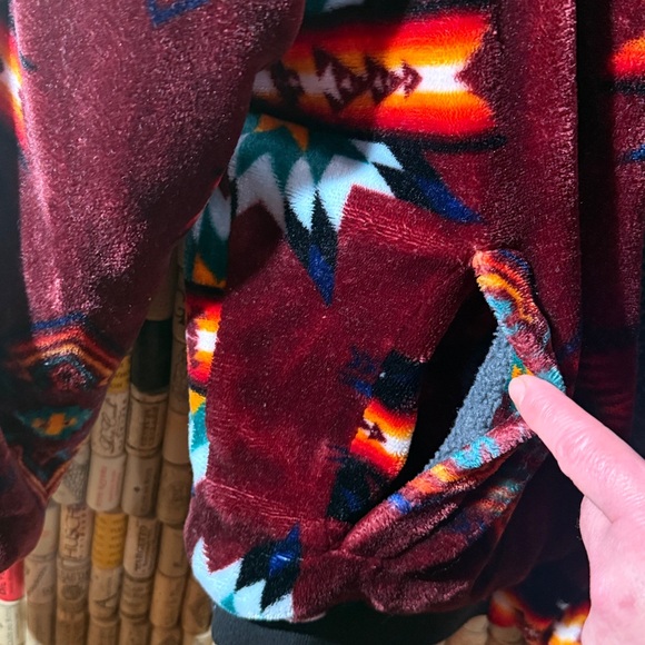 Colorful Patterned Hooded Jacket - Picture 4 of 5